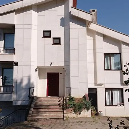 فيلة Huzurlu Ve Doga Ile Icice ترابزون